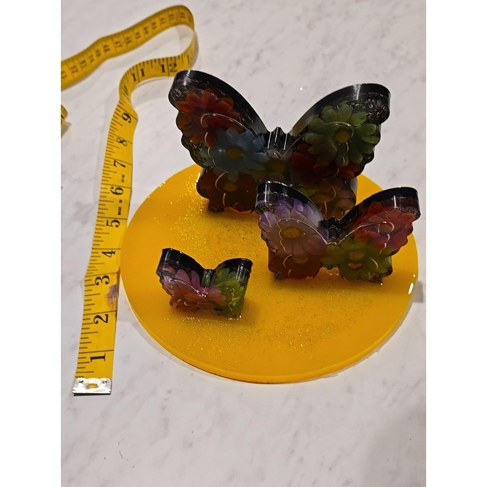 Handmade Resin Tray Of Butterflies Yellow Base. 744 - Picture 5 of 6